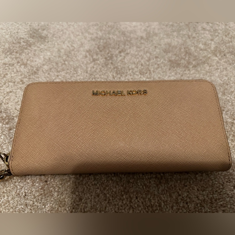 Michael Kors Wristlet Wallet